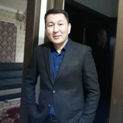 Аслан Сартбаев, “Азия Ньюс” гезитинин башкы редактору: “Эр Садырдай кылып, Садыр Жапаровдун түбүнө жетип албайлы...”