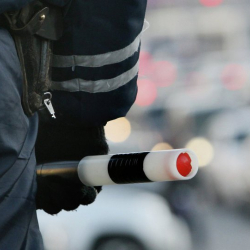 Жаңы мыйзам боюнча айдоочуга жоопкерчилигин камсыздандырууну баштоо үчүн өткөөл мөөнөт берилет