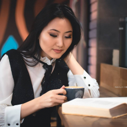 Назира Айтбекова: "Мен өзгөрүүгө кириштим. Сенчи?"