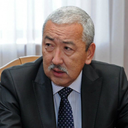 Исхак Масалиев Сатыбалдиев менен Кулматовду үй камагына чыгарууну өтүндү