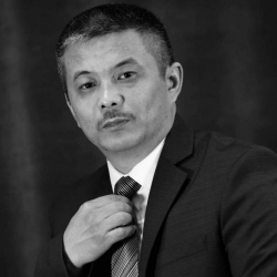 Зайырбек Ажыматов, акын: "Ак үйдүн алдына барып "түкүрүк баатыр" бололубу же түкүргөнгө болбойт деп оңололубу?