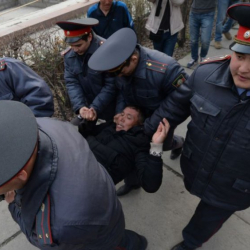 Милициядан зомбулук көргөндөр көп