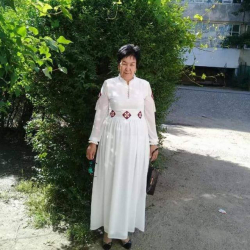 Алмакан Бекова, парапсихолог: "Паспортуңарда эмне үчүн "кыргыз" деген улутуңар жоголгонунун түпкү тамыры..."