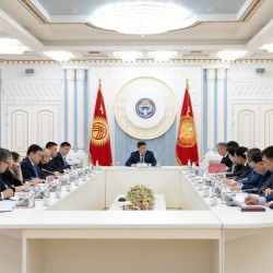 Сооронбай Жээнбеков 2019-жылдын июнь айында Кыргызстанда ШКУга мүчө мамлекеттердин Саммитин өткөрүү боюнча жыйын өткөрдү