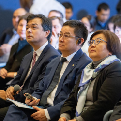 Роза Отунбаева: "Өкмөттүк сайттар жогорку деңгээлде иш алып барбайт"