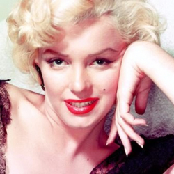 Мерилин Монронун бир ууч чачы сатыкка коюлду