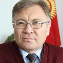 Бейшенбек Бекешов: "Урматтуу боору бар, жүрөгү бар мекендештер! Мен силерди ыйлатайынбы? Анда уккула!"