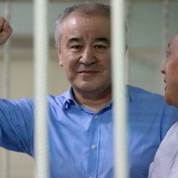 Текебаевдин ишинде президентти жек көрсөтүү саясаты жүрүп жатабы?