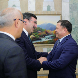 Дастанбек Жумабеков Түркия Улуу Улуттук жыйынынын депутаттарын кабыл алды