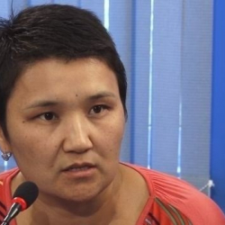 Рита Карасартова: “Эреже бузбай айып пул төлөбөйлү деп өзүбүздү тарбиялагандын ордуна айып пулдун көптүгүн айтып капа болуп жатабыз”