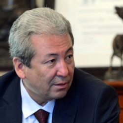 Адахан Мадумаров, шайлоо алдындагы карапиар тууралуу жооп берди