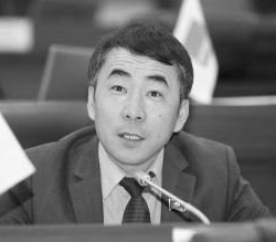 Мээрбек Мискенбаев, экс-депутат: “Жээнбековдор камакка алмак тургай аянтка чыгарып атып салышсын! Мен баарына даярмын!”