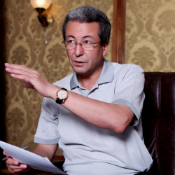 Адахан Мадумаров: "Атамбаев менен “бирик” деп чабармандар келишти"