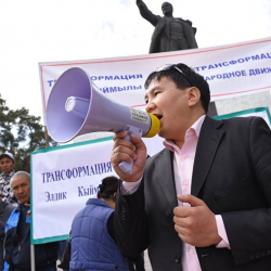 Аманбол Бабакулов, жарандык активист: “Кытайга каршы митингдин артында Америка же Атамбаев эмес, кыргыз эли турат”