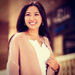 Назира Айтбекова: “Ашата сөктүм. Кубаладым, оройлугумду көрсөттүм..”