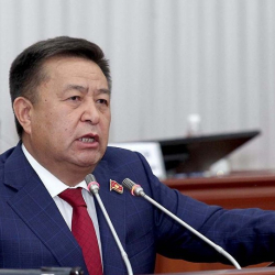 Чыныбай Турсунбеков: “Мага эски КСДПчылардын позициясы кызык боло баштады”