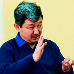 Табылды Акеров: "Мадумаров лидерликке макулдугун бербейт"