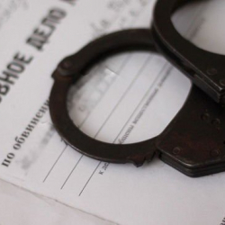 Бийлик кызматкерлерине 998 кылмыш иши козголду