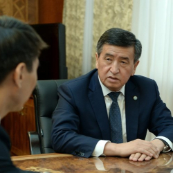 Сооронбай Жээнбеков тышкы иштер министри Чыңгыз Айдарбековду кабыл алды