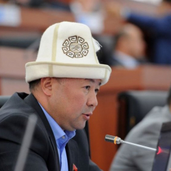 Канатбек Исаев: “Атамбаев, Сегизбаев, Сүйүмбаев жана Жолдубаеванын орду түрмөдө”