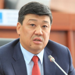 Ыңгайсыз суроо: Бакыт Төрөбаевге: Шайлоо убагында кылып берген «Жарык шаар» программаңыз «шейит» кеттиби?