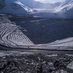 "Кумтөрдөн" түшкөн киреше Акаевдин үй-бүлөлүк бюджетине түшүп турган