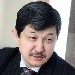 Табылды Акеров: «Бүгүн биздин коопсуздугубузга өзүн «долларовый мультимиллионер» атаган адам шек келтирип жатат»