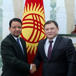 Төрага Дастанбек Жумабеков Индиянын Кыргызстандагы элчиси АлокАмитабхДимрини кабыл алды