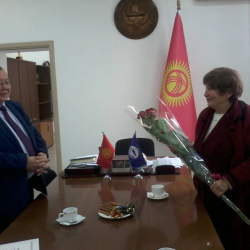 Институт Омбудсмена КР намерен изучить вопрос о разработке и внедрении государственной политики по воспитанию патриотизма у школьников Кыргызстана