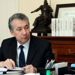 Фарид Ниязов экинчи Василевецкийди тапты