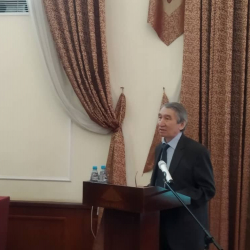 Бекболот Талгарбеков: "Атамбаевди 90 % калк камалышын каалап турат"