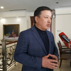 Акматбек Келдибеков "бургер" тууралуу айтты