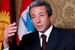 Адахандын тарапташтары экиге бөлүндү