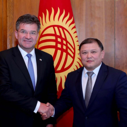 Төрага Дастанбек Жумабеков Словакиянын тышкы жана европалык иштер боюнча министри Мирослав Лайчакты кабыл алды