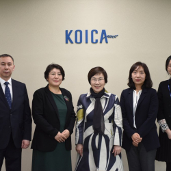 Кореядагы Кыргызстандын элчиси Ли Мин-Гёнг менен жолукту