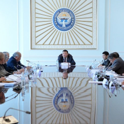 Кыргыз Республикасынын Конституциясынын элдик курултайларды өткөрүүгө болгон жарандардын укугу жөнүндө жоболорун ишке ашыруу боюнча жумушчу топтун жыйыны болуп өттү