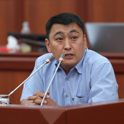 ТЭЦтеги коррупциянын бетин ачкан Нурлан Өмүркул уулу камакка алынды