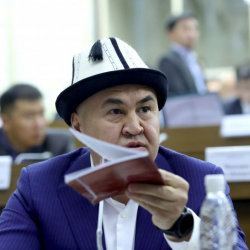 Депутат Алтынбек Сулайманов: «Жергиликтүү бийлик органдарын реформалоо иши качан башталат? Ушул маселени такай көтөрөбүз, азыркыга чейин жообу жок»