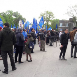 Текебаев менен Жапаровдун тарапташтары чогулушууда