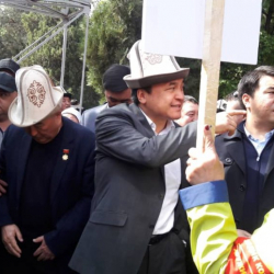 Митингде чыр чыгып кете жаздады