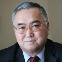 Базарбай Мамбетов, мурунку вице-премьер-министр: «Былжыраган сөздөрдү өндүрүштөн түшүнүгү жок, көчөдөгү саясатчылар айта беришет»