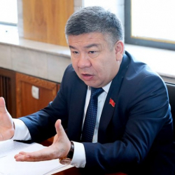 Алмамбет Шыкмаматов: "Уран адамдын ден соолугуна чоң коркунуч алып келет"