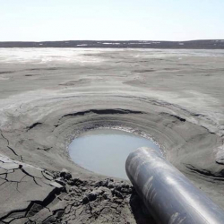 Токторбек Бердибаев: “Кумтөр” чыгарып жаткан цианид урандан дагы уулуу зат”