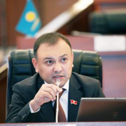 Таабалды Тиллаев, ЖК депутаты: “Матраимовдордун иш-чарасы кадимки эле көрүнүш”