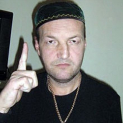 Батукаевдин артында Шамиль Атаханов, Турсунбек Акун, Зарылбек Рысалиев сыяктуу лөктөр бар