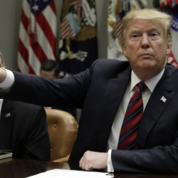 Келесоо чалыш Трамп, Кытайга тийишип 3-дүйнөлүк согушту баштай албай турабы?