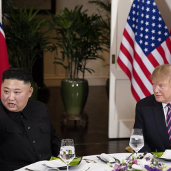 Трамп Ким Чен Ындын "куйругун" басты