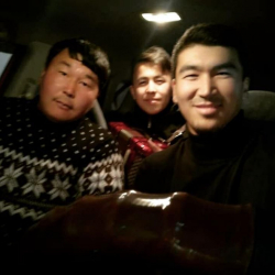 Чыпалак Баатыр: "Бир акылду кыз таптыкда, даро заматта алп качканы даярданп жатам...бактылу болуп кэтэм, жэ жон еле обу жок кайтып кэлэм жэтпэй дэгенде​​​​​​​й"