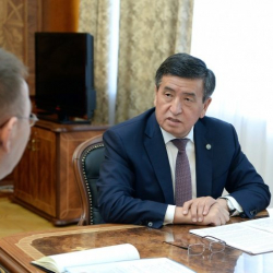 Сооронбай Жээнбеков Улуттук банктын төрагасы Толкунбек Абдыгуловду кабыл алды