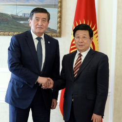 Президент Сооронбай Жээнбеков Кытайдын коомдук коопсуздук министри Чжао Кэчжини кабыл алды